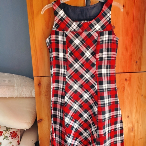 Handmade Dresses & Skirts - Handmade Red, Black & White Fit & Flare Jumper Size 6